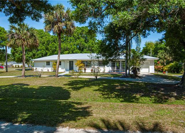Property at 1000 40th Ave, Vero Beach, FL 32960, 3 beds, 2.5 baths