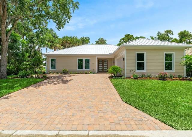 Property at 1090 Buckhead Dr SW, Vero Beach, FL 32968, 4 beds, 2.5 baths