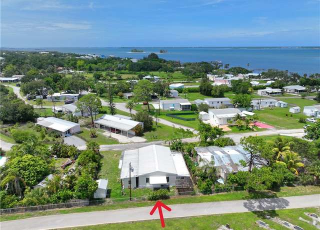 Property at 7405 129th St, Sebastian, FL 32958, 2 beds, 2 baths