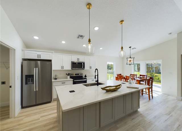Property at 7885 104th Ct, Vero Beach, FL 32967, 3 beds, 2 baths