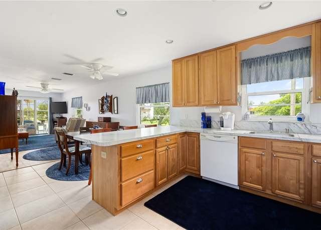 Property at 61 Woodland Dr #201, Vero Beach, FL 32962, 2 beds, 2 baths