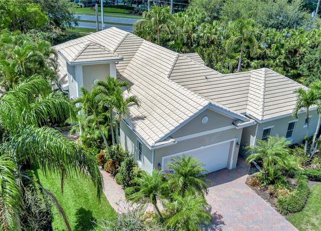 Property at 1241 River Reach Dr, Vero Beach, FL 32967, 3 beds, 3.5 baths