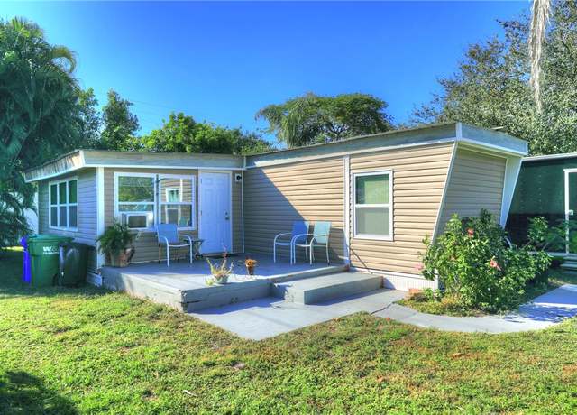 Property at 323 Pineapple St, Sebastian, FL 32958, 2 beds, 1 bath