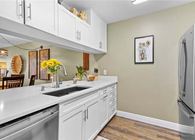 Property at 31 Plantation Dr #205, Vero Beach, FL 32966, 2 beds, 2 baths