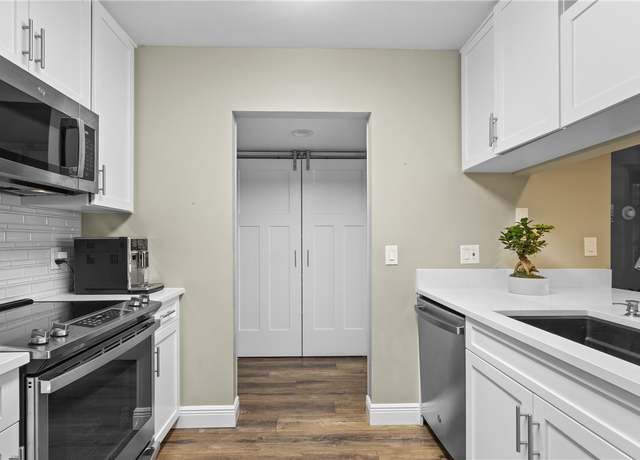 Property at 31 Plantation Dr #205, Vero Beach, FL 32966, 2 beds, 2 baths
