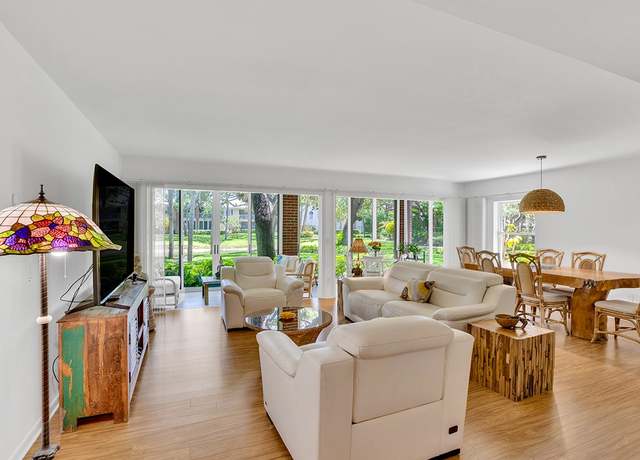 Property at 103 W Park Shores Cir Unit 13W, Vero Beach, FL 32963, 2 beds, 2 baths