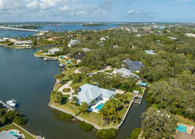 Property at 1411 E Camino Del Rio, Vero Beach, FL 32963, 4 beds, 4 baths