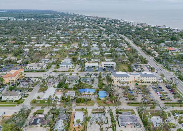 Property at 641 Azalea Ln, Vero Beach, FL 32963, 11 beds, 7 baths