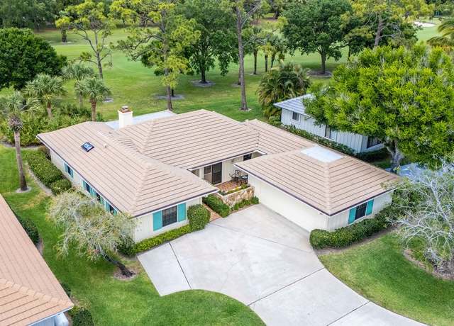 Property at 111 Prestwick Cir, Vero Beach, FL 32967, 3 beds, 3 baths