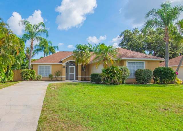 Property at 956 19th St SW, Vero Beach, FL 32962, 3 beds, 2 baths