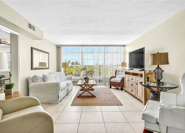 Property at 2333 Indian River Blvd #404, Vero Beach, FL 32960, 3 beds, 3 baths