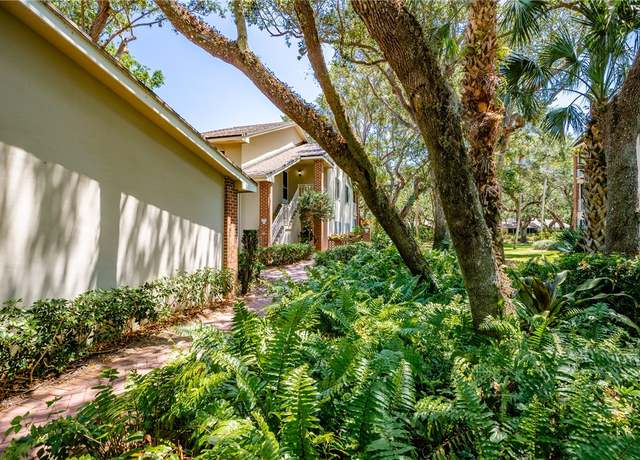 Property at 107 West Park Shores Cir Unit 28W, Vero Beach, FL 32963, 2 beds, 2 baths