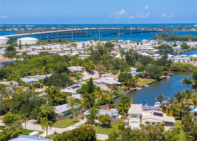 Property at 1430 3rd Ct, Vero Beach, FL 32960, 2 beds, 2 baths