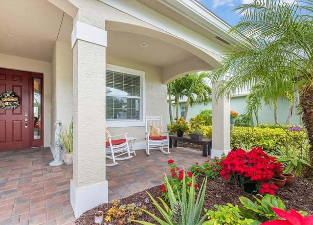 Property at 434 11th Sq SW, Vero Beach, FL 32962, 3 beds, 2.5 baths
