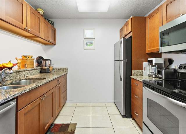 Property at 41 Plantation Dr #105, Vero Beach, FL 32966, 2 beds, 2 baths