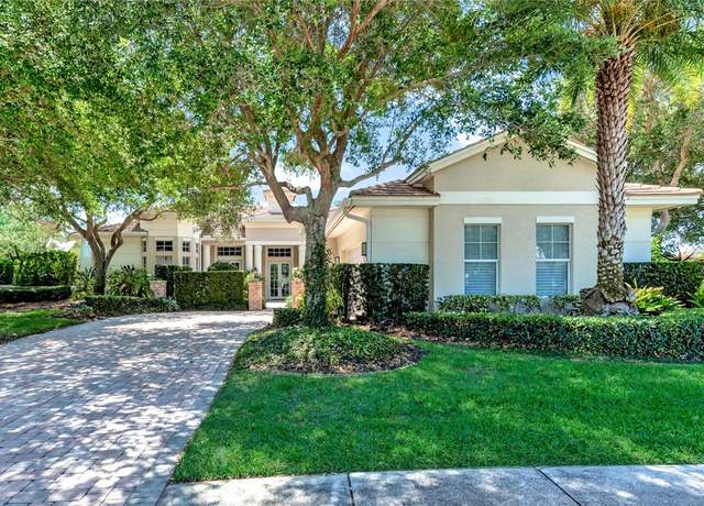 Property at 1300 Lake Bend Ct, Vero Beach, FL 32963, 3 beds, 4 baths