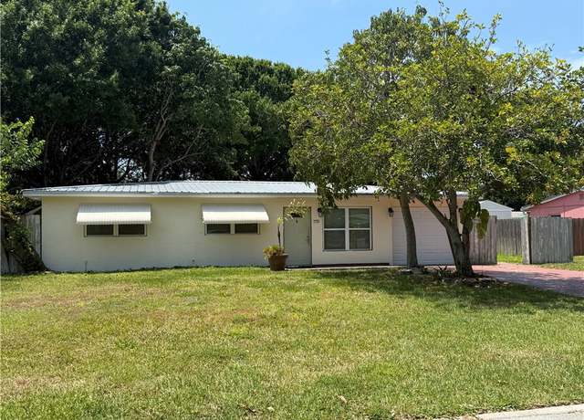 Property at 1751 5th Ct, Vero Beach, FL 32960, 4 beds, 2 baths