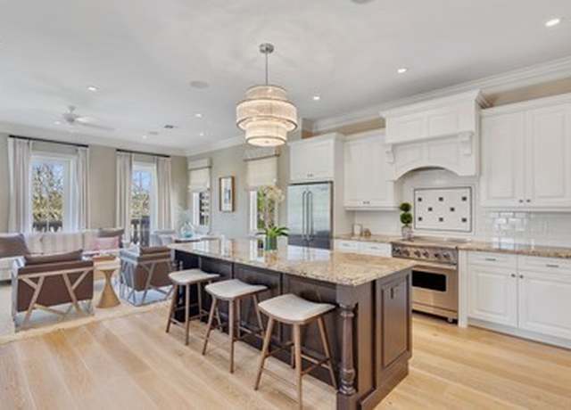 Property at 960 Coquina Ln #10, Vero Beach, FL 32963, 4 beds, 4.5 baths