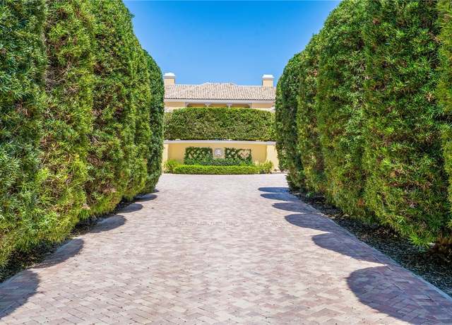 Property at 596 Ocean Rd, Vero Beach, FL 32963, 5 beds, 6 baths