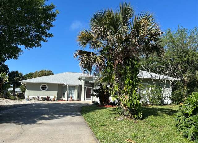 Property at 574 Periwinkle Dr, Sebastian, FL 32958, 3 beds, 2 baths