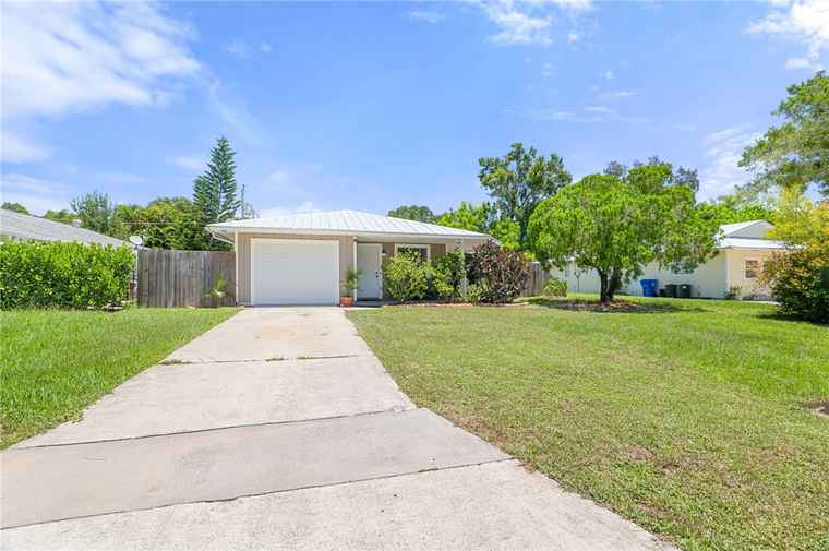 Photo of 1416 31st Ave Vero Beach, FL 32960