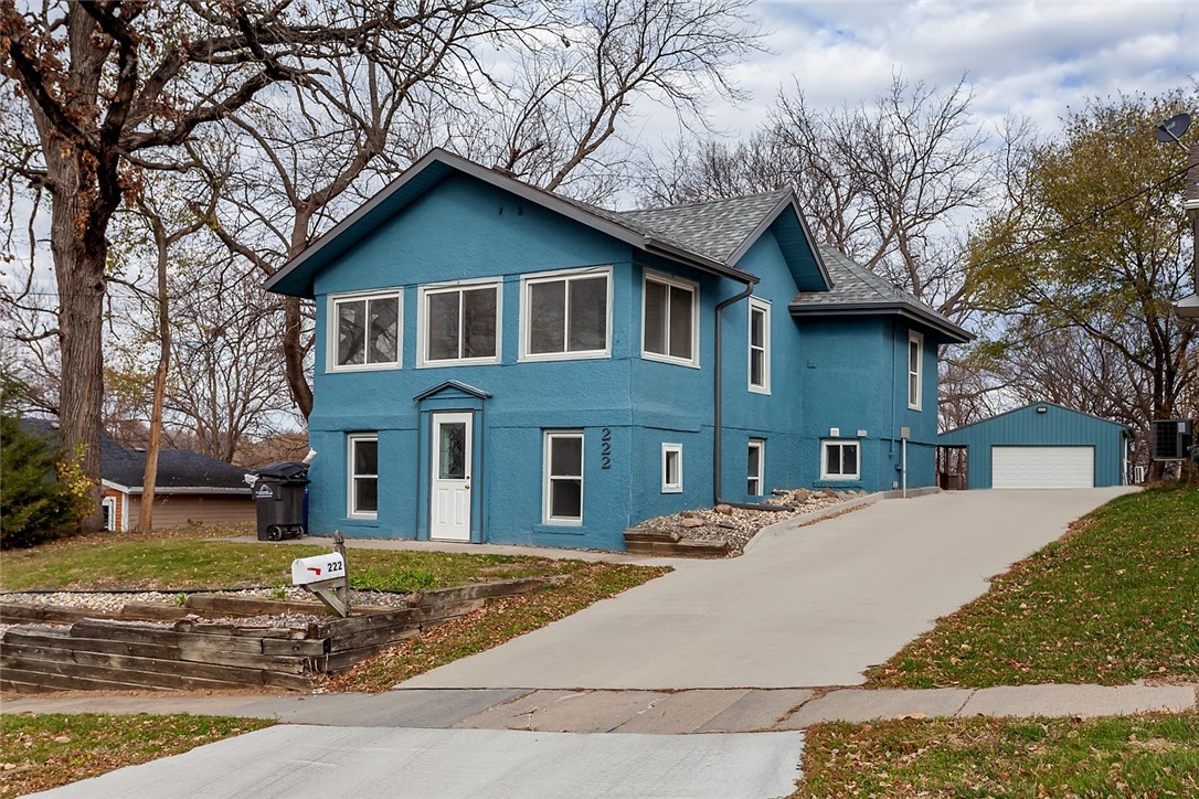 222 E Bell Ave, Des Moines, IA 50315