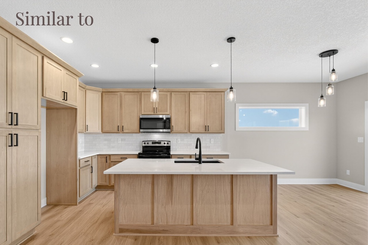2939 Lake Hill Dr, Des Moines, IA 50320