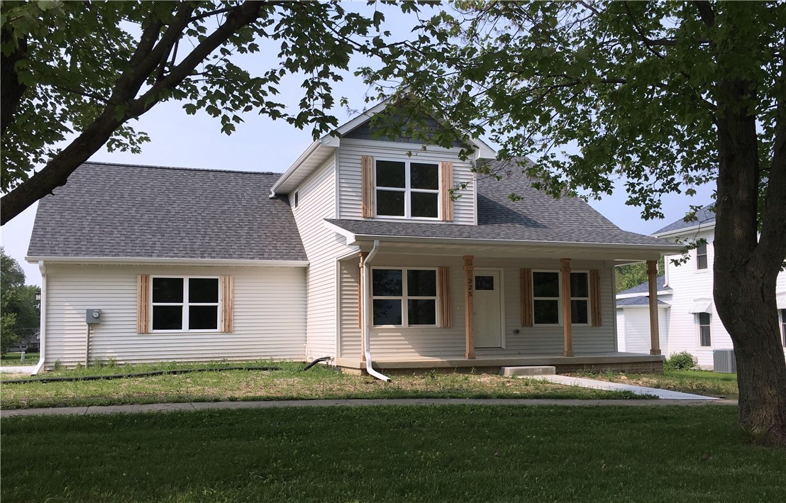 225 2nd St NW, Earlham, IA 50072 MLS 577906 Redfin