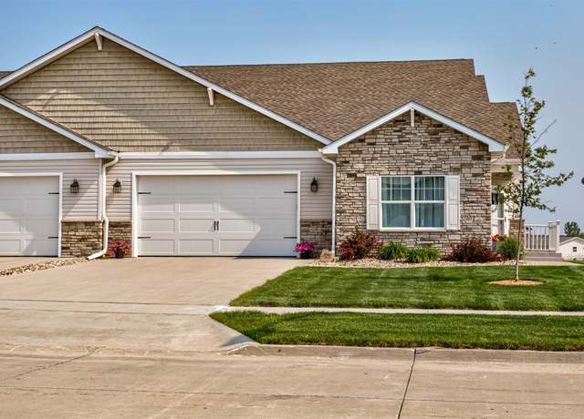 Property at 490 Bella Vista Ct, Huxley, IA 50124, 3 beds, 3 baths