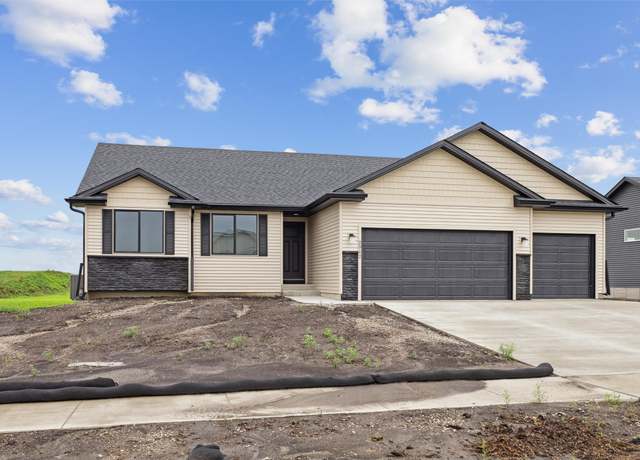 Property at 2912 6th Ave SW, Altoona, IA 50009, 3 beds, 2 baths