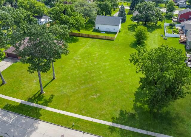 Property at 675 7th St, Waukee, IA 50263