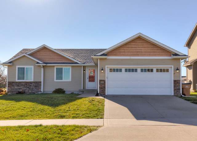 Property at 812 SE 15th St, Grimes, IA 50111, 4 beds, 3 baths