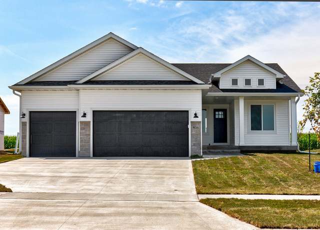 Property at 1580 NW Parkside Ln, Waukee, IA 50263, 4 beds, 3 baths