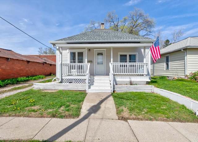 Property at 108 S Main St, Madrid, IA 50156, 2 beds, 1.5 baths