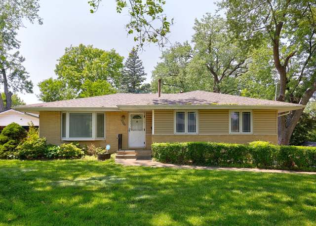 Property at 3922 73rd St, Urbandale, IA 50322, 4 beds, 3 baths