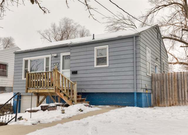 Property at 2307 SE 7th St, Des Moines, IA 50315, 2 beds, 1 bath