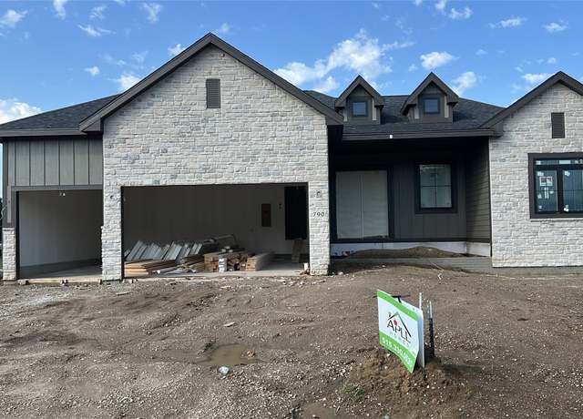 Property at 790 Hamilton Rd, Waukee, IA 50263, 5 beds, 3 baths