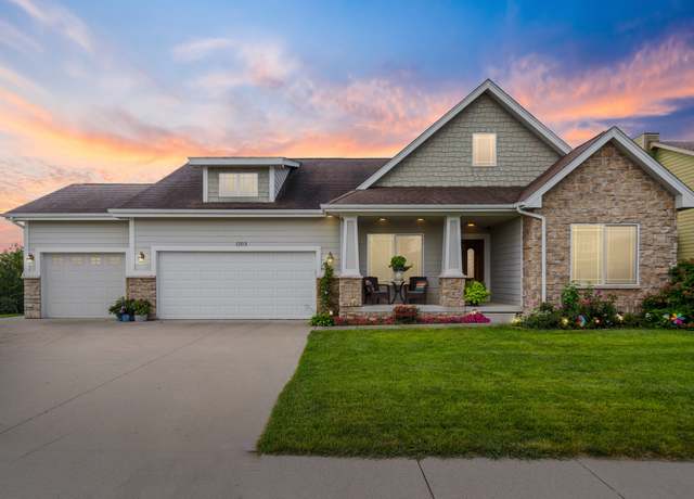 Property at 1203 Lynne Dr, Adel, IA 50003, 4 beds, 3 baths