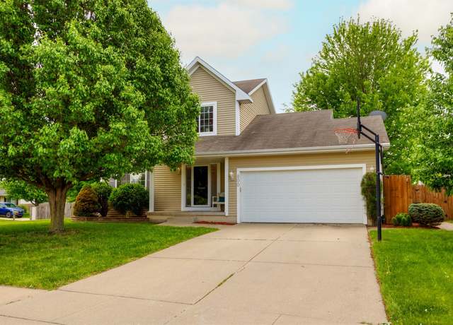 Property at 800 SE Parker Dr, Waukee, IA 50263, 4 beds, 2.5 baths