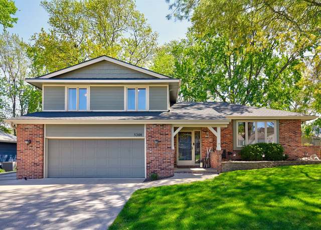 Property at 5208 Pommel Pl, West Des Moines, IA 50265, 3 beds, 2.5 baths