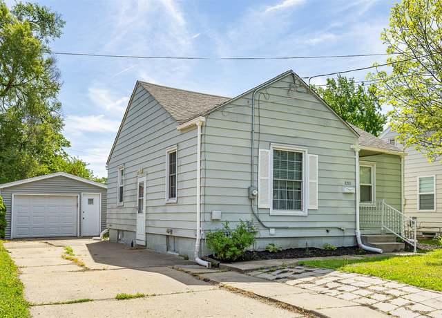 Property at 2201 Merle Hay Rd, Des Moines, IA 50310, 3 beds, 2 baths