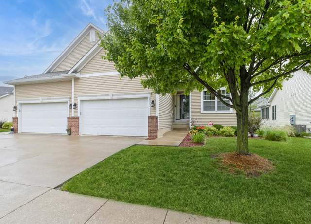 Property at 993 SE Waterview Cir, Waukee, IA 50263, 3 beds, 2.5 baths