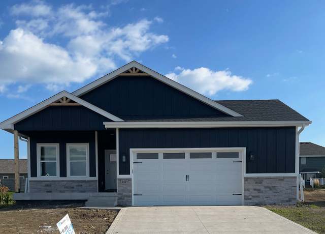 Property at 2423 N 8th Ave E, Newton, IA 50208, 4 beds, 2 baths