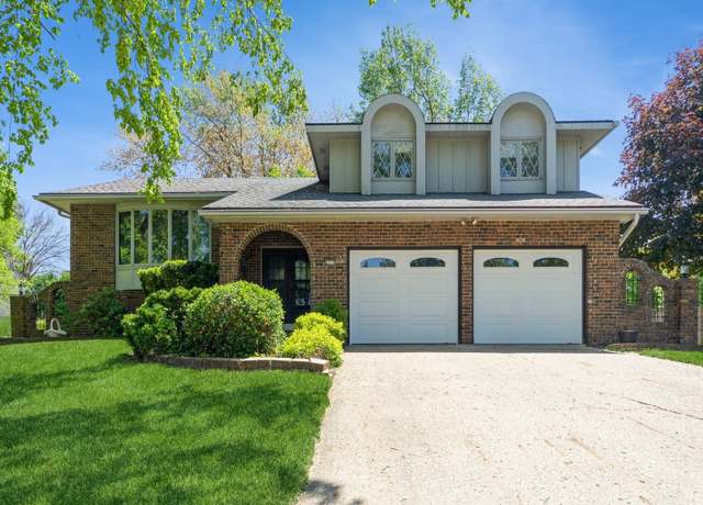 Property at 4113 77th Place Cir, Urbandale, IA 50322, 4 beds, 3 baths
