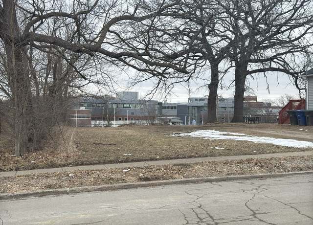 Property at 1915 Francis Ave, Des Moines, IA 50314