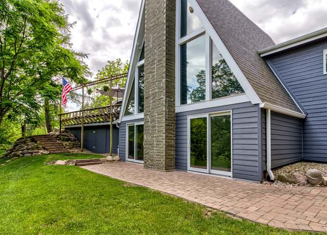 Property at 3265 Dartmoor Rd, Ames, IA 50014, 5 beds, 4 baths