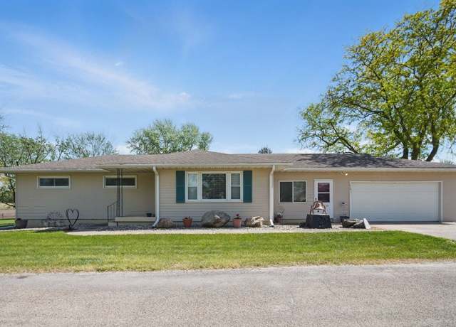 Property at 312 E Church St, Panora, IA 50216, 3 beds, 2 baths