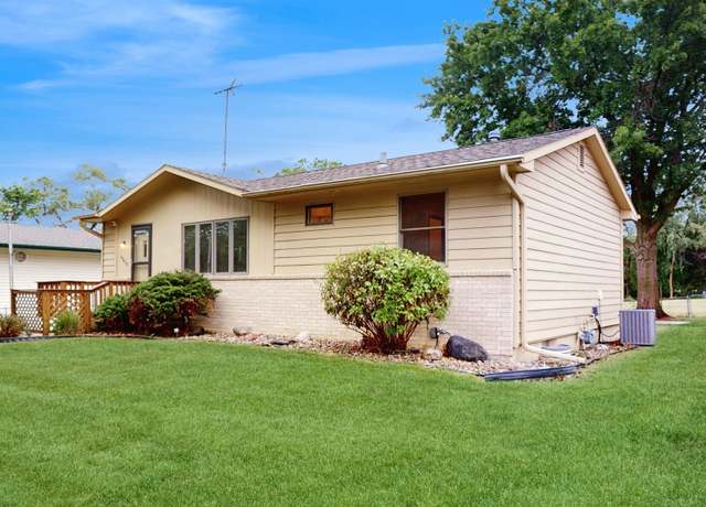Property at 4610 SE 7th St, Des Moines, IA 50315, 3 beds, 1.5 baths