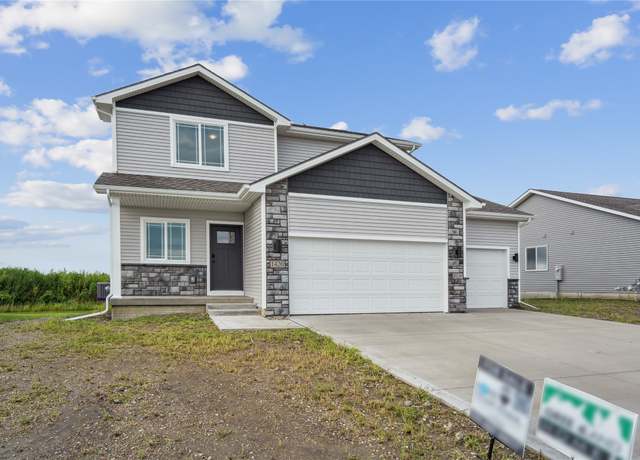 Property at 1420 Werthman Dr, Waukee, IA 50263, 4 beds, 2.5 baths