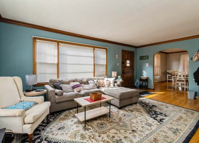 Property at 807 Virginia Ave, Des Moines, IA 50315, 3 beds, 1 bath